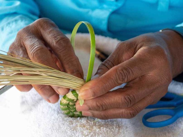 Weaving Hands